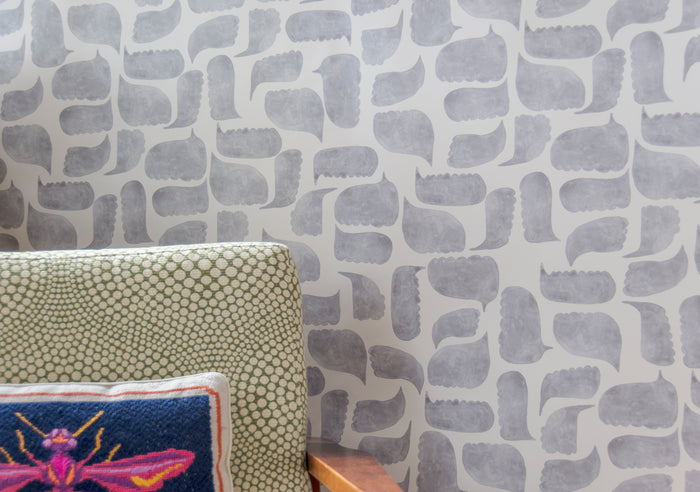 Chatty Wallpaper (Graphite Grey)